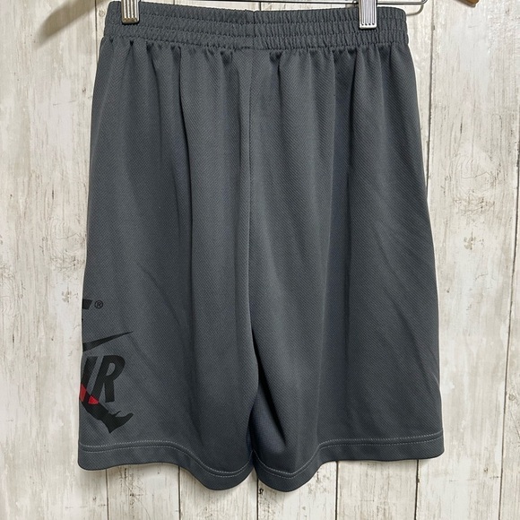 Nike Jordan Charcoal Basketball Shorts Size L Boys - Picture 2 of 4